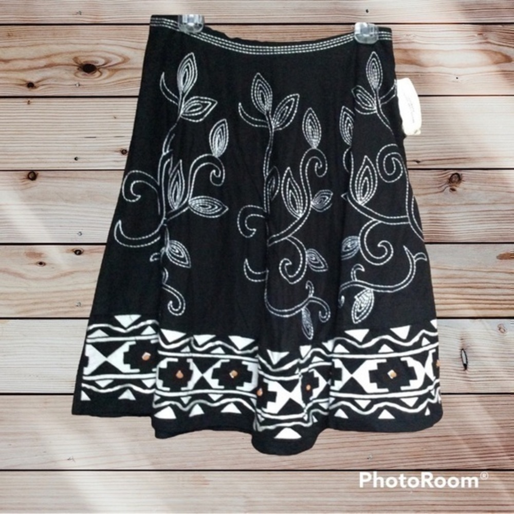 💋Black skirt embroidered design sequin studs